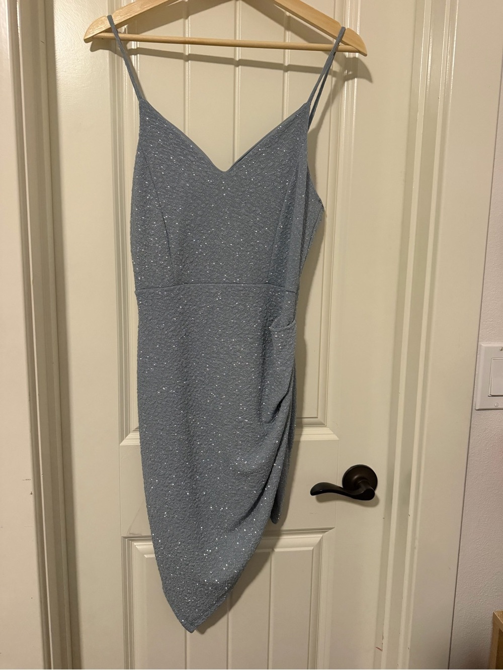 Windsor homecoming dress size medium. Worn once